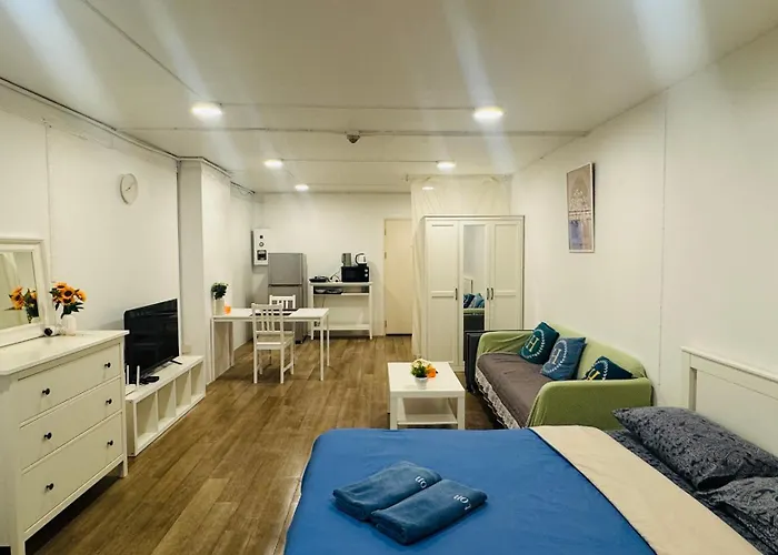 Silom Coller Aparment