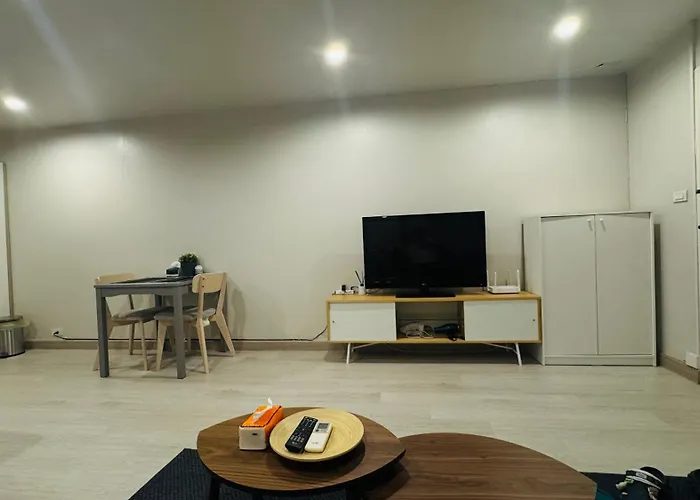 Silom Coller Aparment