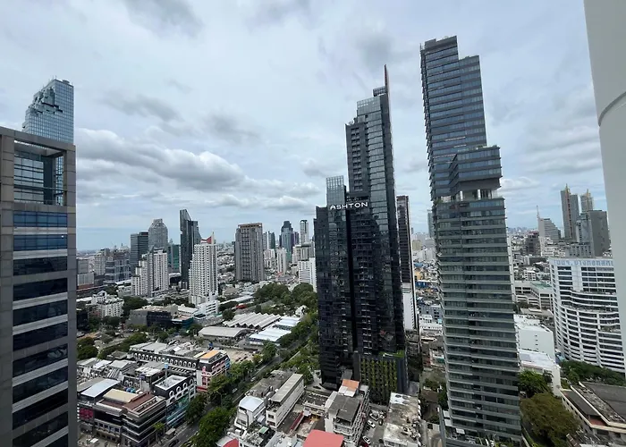Silom Coller Aparment *